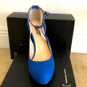 10 M Lucey blue lagoon